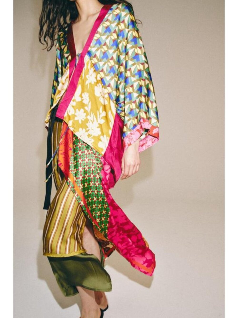 ZARA FLORAL PRINT KIMONO - Picture 4 of 8